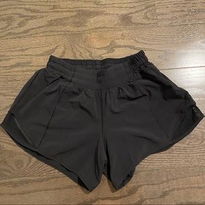 black hottie hots low rise size 4 inseam 4